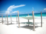 Beach loungers at Sue�os Tulum